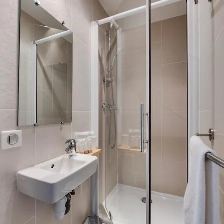 Le Avec Balcon, 2 Pour 4 Personnes - Fr-1-641-25 *
